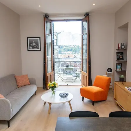 アパート Saint Enogat