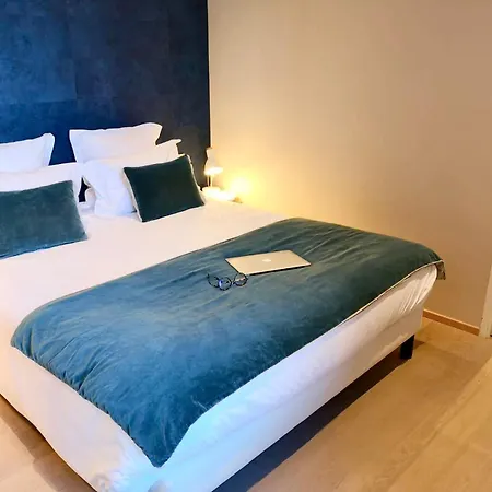 Saint Enogat アパート