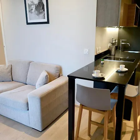 Saint Enogat Apartment *