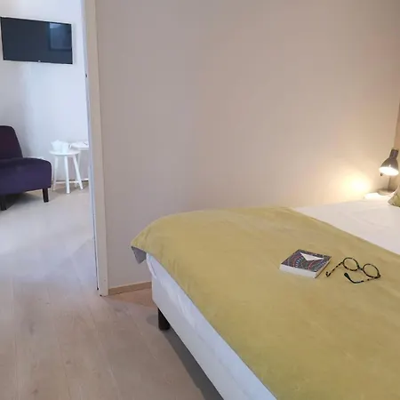 Saint Enogat Apartment
