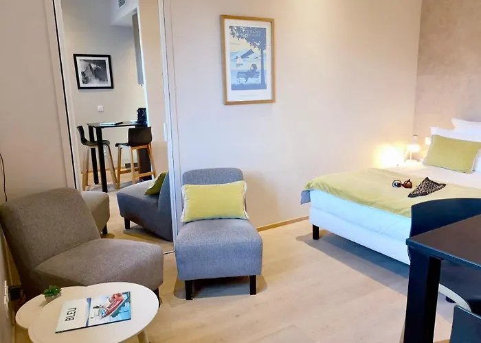 Saint Enogat Apartment *