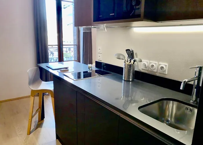 Saint Enogat Apartment *