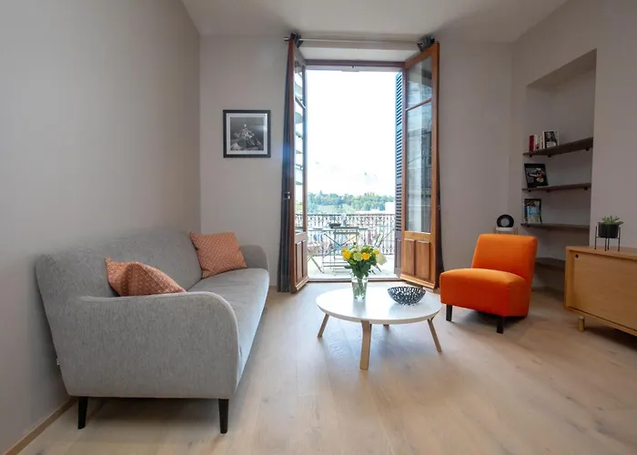 Saint Enogat Apartment *