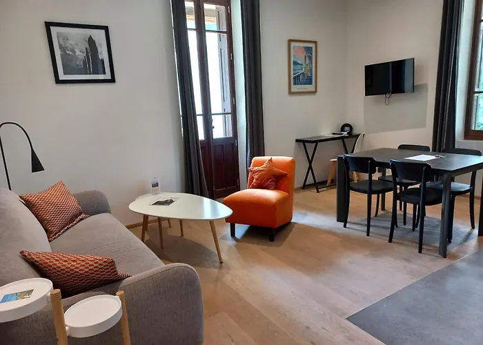 Saint Enogat Apartment *